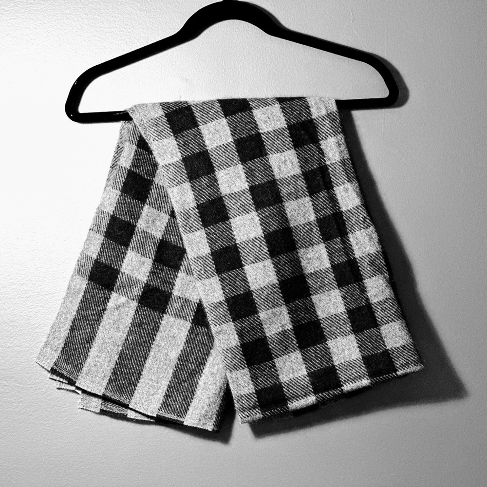Unisex short length shawl